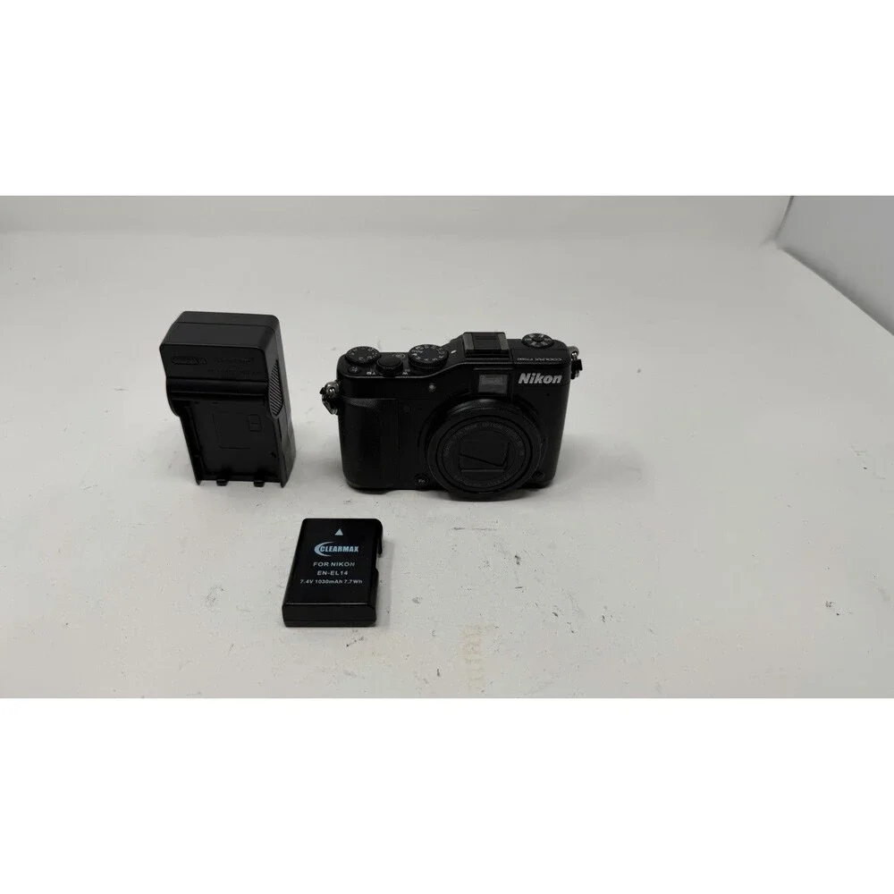 Nikon COOLPIX P7000 10.1MP Compact Digital Camera with Battery & Charger